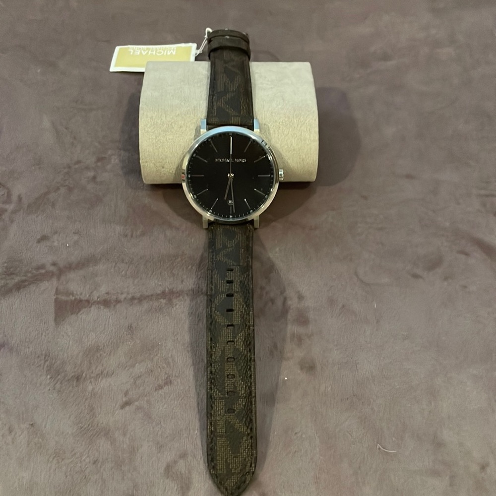 Michael Kors watch - Picture 2 of 4
